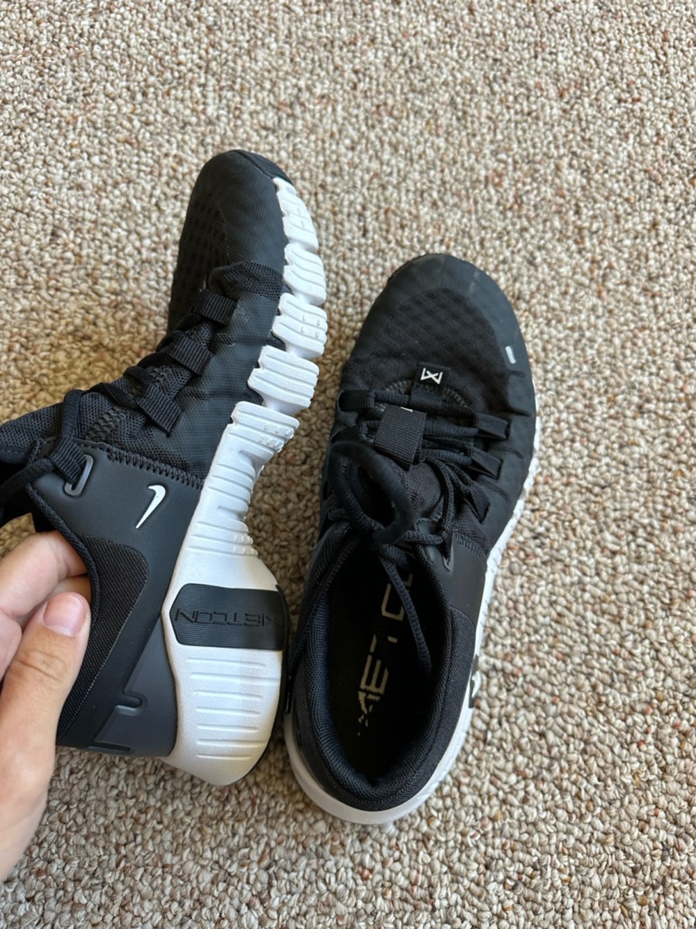 Nike Black and White Metcon 5 - Picture 6 of 7